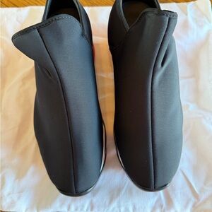 Chic Black Slip-On Women's Sneakers Iri brand